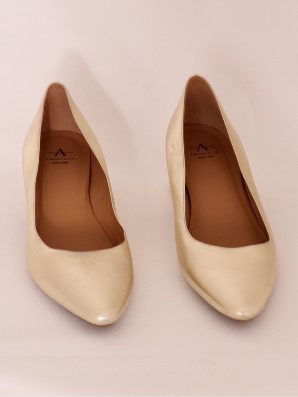 Aquatalia Pasha Metallic Gold Block Heel Pumps Size 10 Unworn